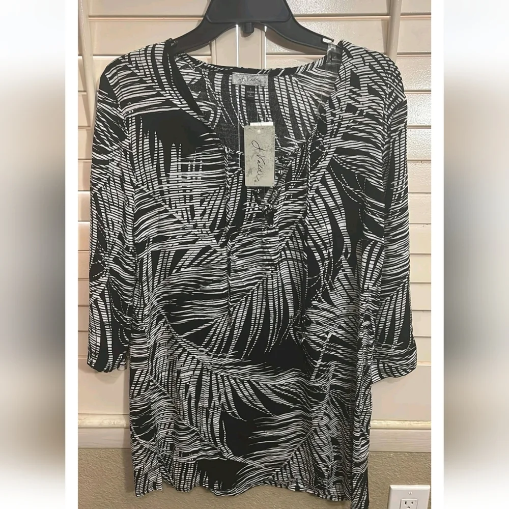 Black and White Tropical Leaf Swim Cover-Up - Picture 2 of 2